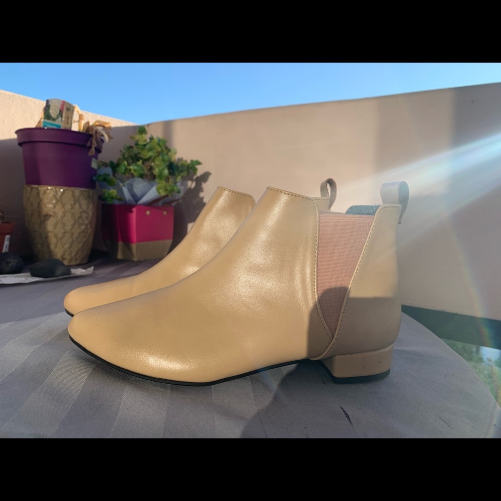 Beige boots